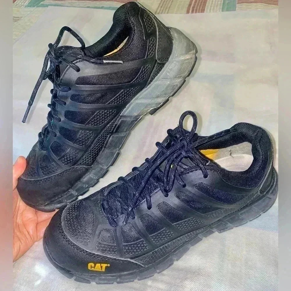 Professional grade safety boots 🥾 for men. Cat brand